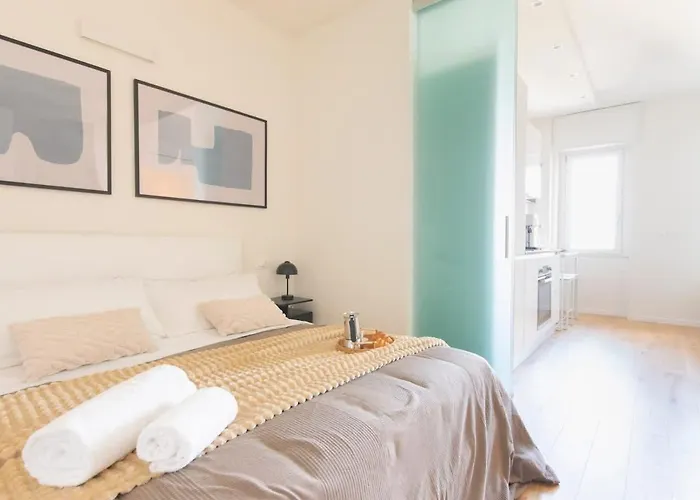 Modern Stylish Apartment - Isola & Central Station
